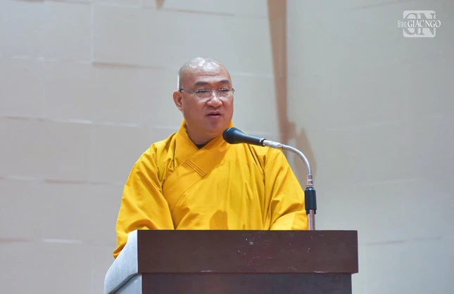 Thượng tọa Thích Phước Nguyên phát biểu cảm tạ