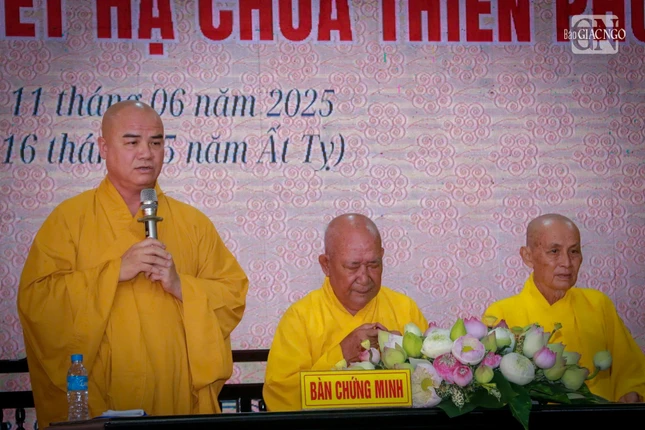 Thượng tọa Thích Tĩnh Triệt sách tấn chư hành giả