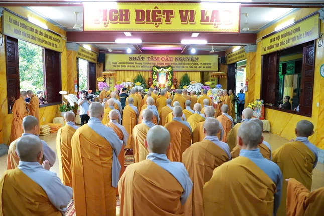 Nhất tâm cầu nguyện