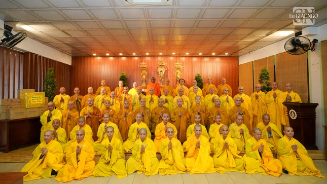 Trường hạ chùa Vạn Đức có 112 hành giả an cư, trong đó có 52 hành giả nội thiền và 70 hành giả ngoại thiền