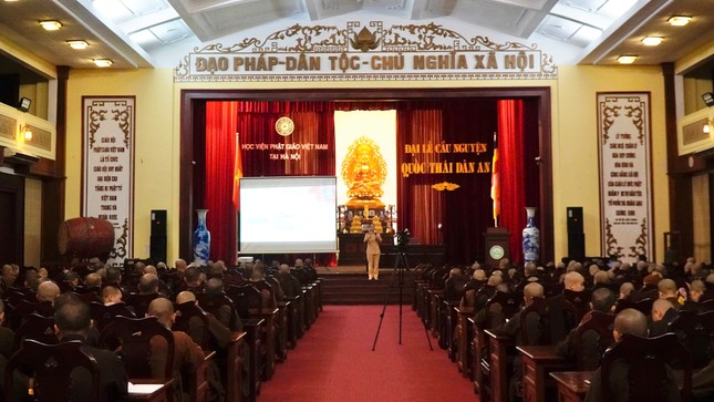 Quang cảnh hội trường