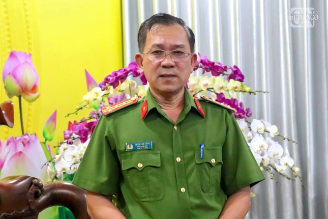 Đại tá Trần Văn Tròn, Phó Giám đốc Công an tỉnh phát biểu tại buổi gặp mặt