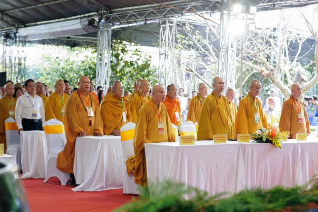 Chư tôn đức tham dự lễ tưởng niệm