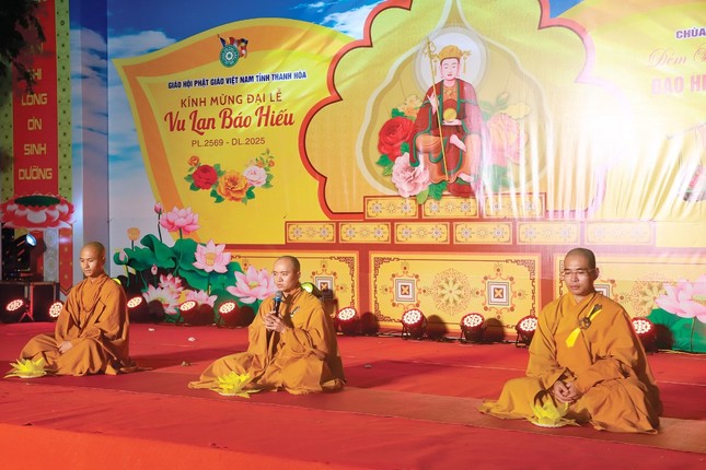 Chư tôn đức tham dự