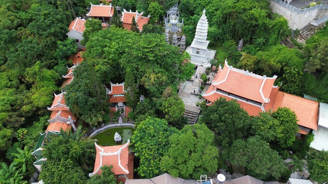 Quần thể Linh Phong Thiền Uyển do Trưởng lão Hòa thượng Thích Trí Tịnh khai sơn