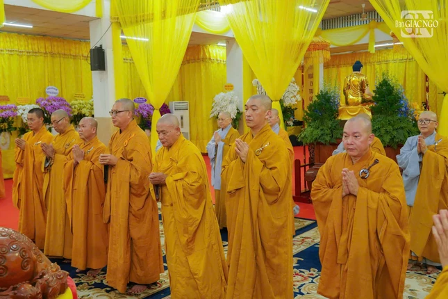 Ban Kinh tế - Tài chính Trung ương và Ban Từ thiện xã hội Phật giáo TP.HCM Ban Kinh tế - Tài chính Trung ương và Ban Từ thiện xã hội Phật giáo TP.HCM