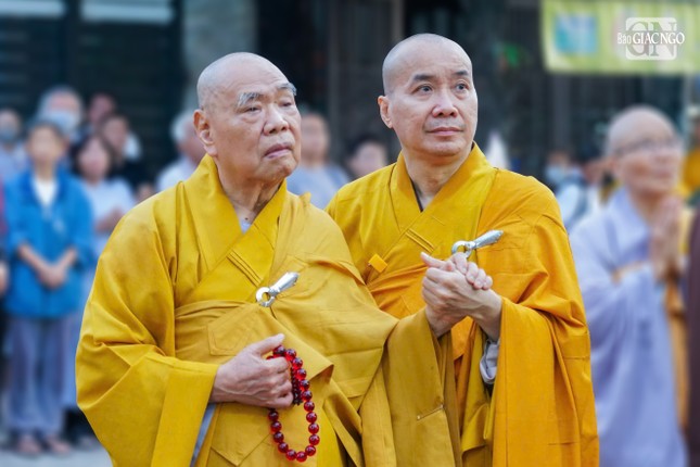 Trưởng lão Hòa thượng Thích Thiện Pháp, Phó Hiệu trưởng Thường trực Trường Trung cấp Phật học TP.HCM, Trưởng ban Tổ chức Lễ tang - vị giáo phẩm đã có nhiều năm đồng hành cùng Trưởng lão Hòa thượng tân viên tịch trong công tác điều hành nhà trường