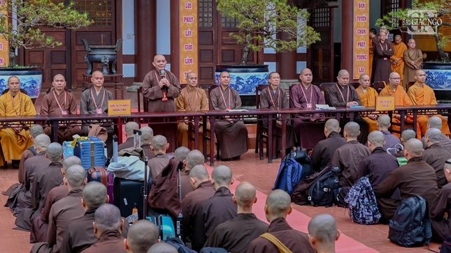 Quang cảnh sinh hoạt giới tử vân tập nhập chúng tại chùa Minh Thành