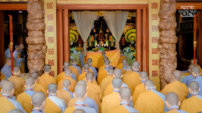 Ngày mai, 2-11, giới tử sẽ được chư tôn đức Giáo thọ triển khai lược dẫn luật học Phật hành nghi và hướng dẫn phương thức tấn đàn thọ giới