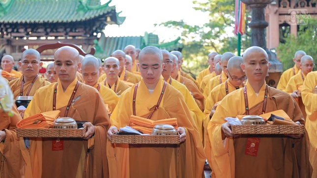 Đàn giới Tỳ-kheo theo từng chúng 3 vị