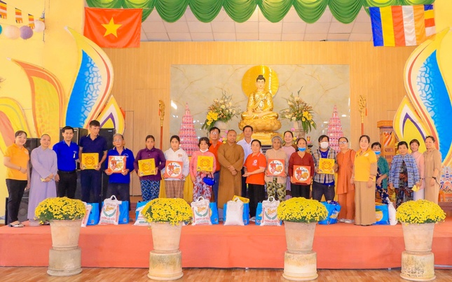 Chương trình “Xuân yêu thương Bính Ngọ” tại chùa Thiền Kim