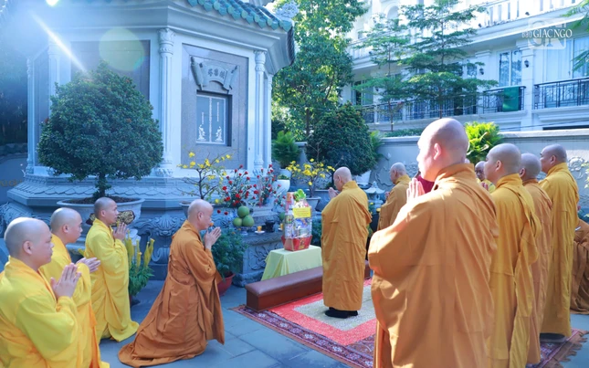 Thành kính tưởng niệm Trưởng lão Hòa thượng Thích Minh Châu, Phó Pháp chủ Hội đồng Chứng minh, nguyên Phó Chủ tịch Thường trực Hội đồng Trị sự tại thiền viện Vạn Hạnh Thành kính tưởng niệm Trưởng lão Hòa thượng Thích Minh Châu, Phó Pháp chủ Hội đồng Chứng minh, nguyên Phó Chủ tịch Thường trực Hội đồng Trị sự tại thiền viện Vạn Hạnh