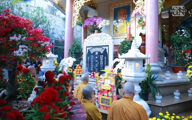 Tháp Phù Thi - nơi an trí nhục thân Đại lão Hòa thượng Thích Trí Tịnh Tháp Phù Thi - nơi an trí nhục thân Đại lão Hòa thượng Thích Trí Tịnh