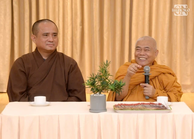 Hòa thượng Cố vấn gởi lời chúc lành đến tập thể Báo Giác Ngộ