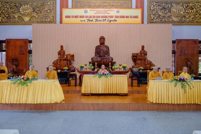 Chư tôn đức chứng minh và tham dự Chư tôn đức chứng minh và tham dự