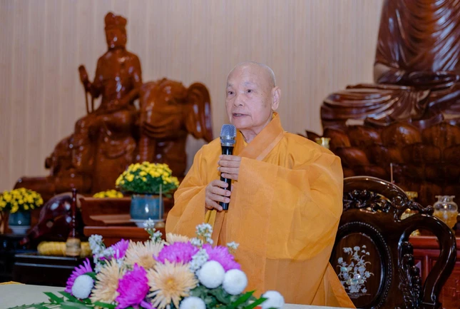 Trưởng lão Hòa thượng Thích Thiện Nhơn sách tấn đạo tràng tu học Trưởng lão Hòa thượng Thích Thiện Nhơn sách tấn đạo tràng tu học