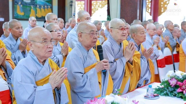 Niệm Phật cầu gia hộ