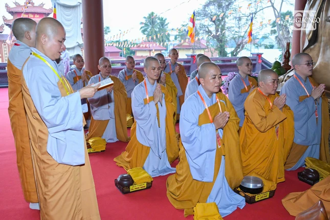 Giới tử thọ giới Tỳ-kheo-ni