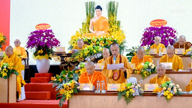 Đoàn chủ tọa điều hành đại hội