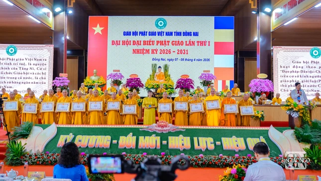 ... với hành tích xuất sắc trong hoạt động Phật sự, có những đóng góp tích cực cho công tác an sinh xã hội tại địa phương