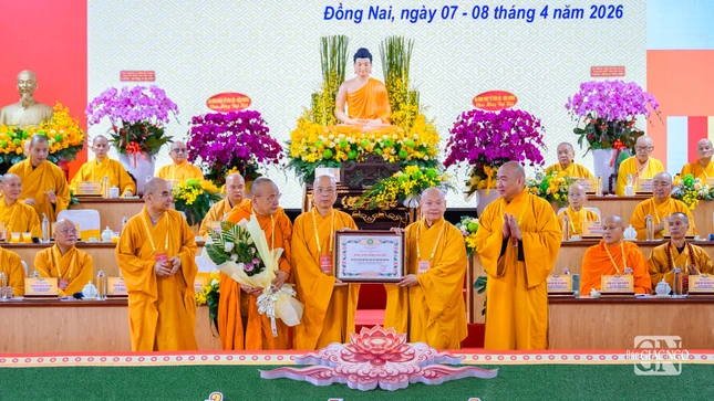 Thường trực Ban Trị sự GHPGVN tỉnh Đồng Nai đón nhận Bằng tuyên dương công đức từ Trung ương Giáo hội