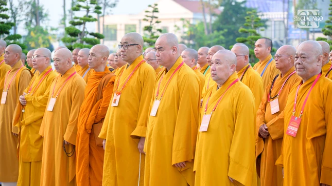 Thành kính tưởng niệm tri ân anh linh anh hùng liệt sĩ tại Nghĩa trang Liệt sĩ tỉnh Đồng Tháp