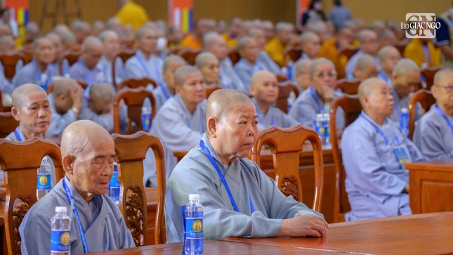 Chư tôn đức Ni tham dự