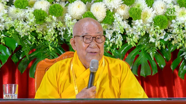 Trưởng lão Hòa thượng Thích Nhật Quang ban đạo từ