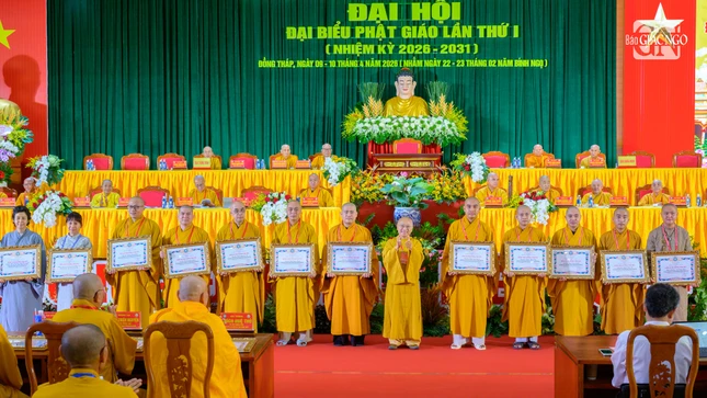 ...với những đóng góp tích cực thành tựu mọi công tác Phật sự của Phật giáo tỉnh Đồng Tháp