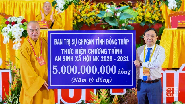 Ban Trị sự GHPGVN tỉnh Đồng Tháp nhiệm kỳ 2026-2031 trao bảng tượng trưng thực hiện công tác an sinh xã hội 5 tỷ đồng