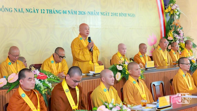 Thượng tọa Thích Phước Đạt đại diện Ban Giáo dục Phật giáo T.Ư phát biểu tại buổi lễ