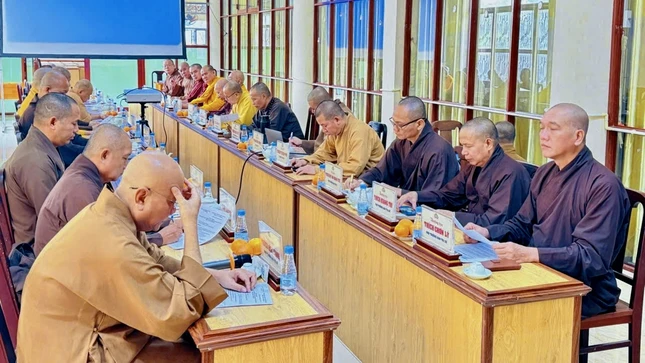 Chư tôn đức thảo luận các vấn đề trọng tâm trong công tác vận hành Phật sự của Ban Trị sự nhiệm kỳ mới