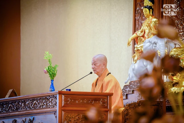 Đức Pháp chủ khai thị đến toàn thể Phật tử Đạo tràng Pháp Hoa