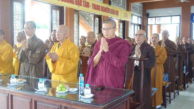Chư Tăng tham dự