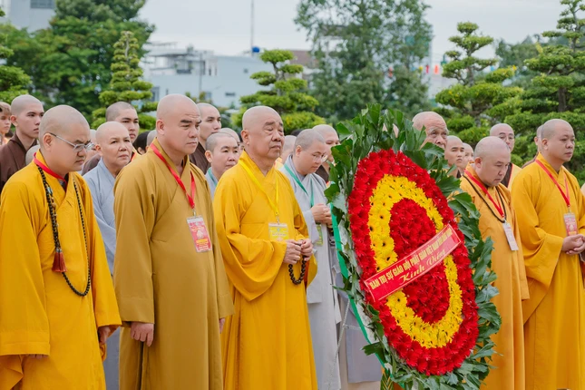 Thành kính tưởng niệm, tri ân chư anh linh anh hùng liệt sĩ