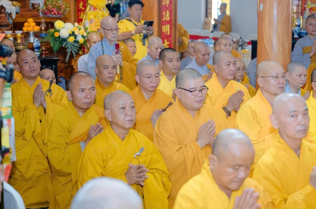 Thành kính tưởng niệm Thành kính tưởng niệm