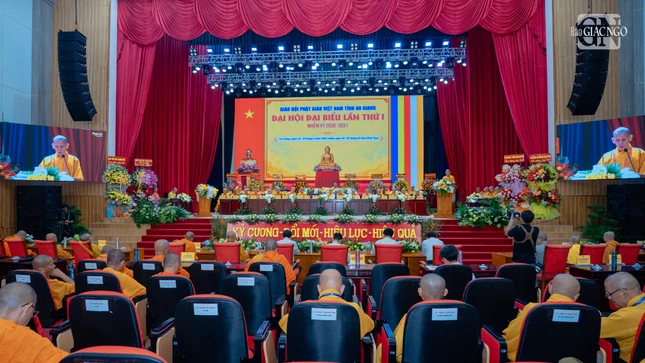 Quang cảnh phiên trù bị đại hội