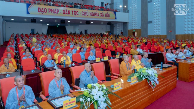 Đại hội chính thức thông qua danh sách tân Ban Trị sự GHPGVN tỉnh An Giang vào lúc 16g30'