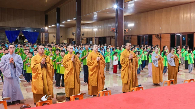Chư tôn đức hướng dẫn khóa lễ tụng kinh Chư tôn đức hướng dẫn khóa lễ tụng kinh