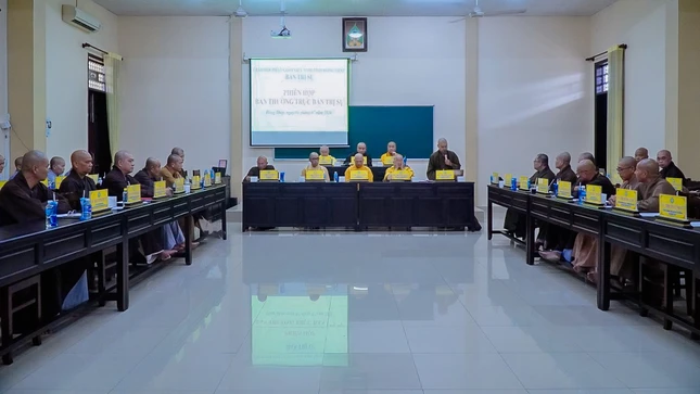 Quang cảnh phiên họp