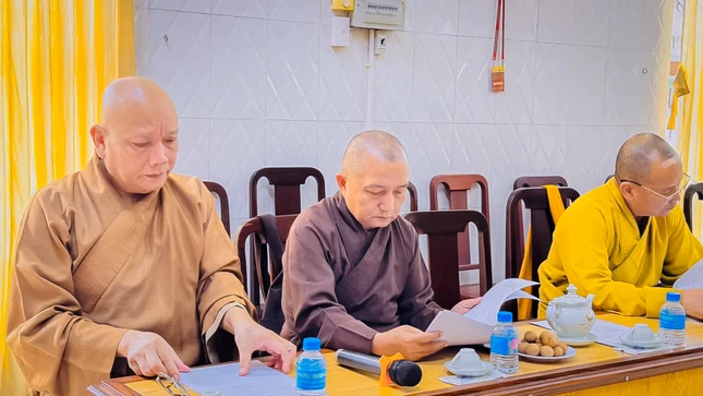 Chư Tăng thảo luận kế hoạch hoạt động Phật sự của Ban Trị sự tỉnh trong thời gian tới