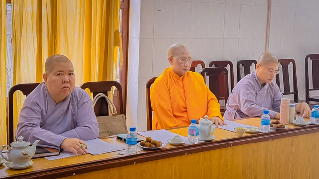 Chư Ni tham dự
