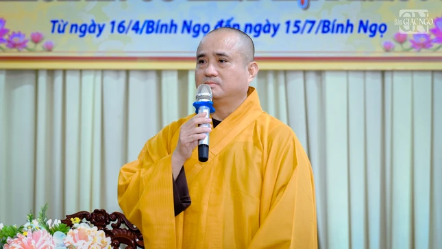Thượng tọa Thích Tâm Hải chia sẻ cùng đại chúng