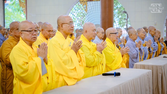 Chư tôn đức Ban Chức sự trường hạ