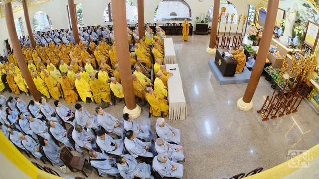 Quang cảnh tổ đường chùa Vạn Đức