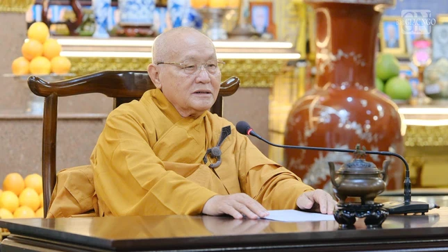 Trưởng lão Hòa thượng chia sẻ những câu chuyện về nơi ngài từng gắn bó trong những tháng năm tuổi trẻ, được cố Đại lão Hòa thượng Thích Trí Tịnh trực tiếp giáo dưỡng tu học tại chùa Vạn Đức