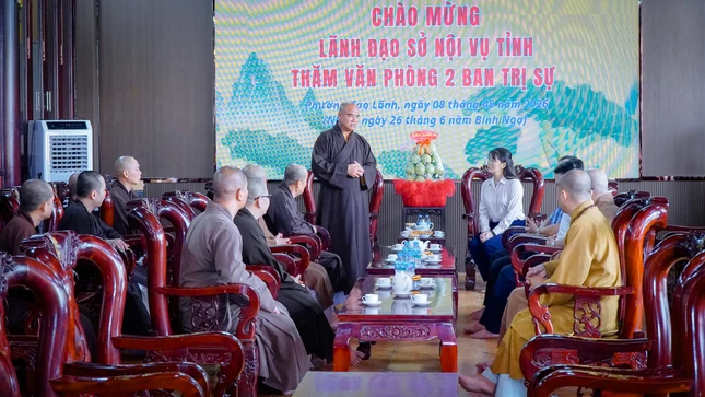 Thượng tọa Thích Tĩnh Triệt tiếp thân mật phái đoàn Thượng tọa Thích Tĩnh Triệt tiếp thân mật phái đoàn