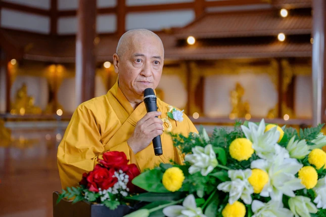 Hòa thượng Thích Huệ Thông cung tuyên tiểu sử Tổ Thiệt Thành - Liễu Đạt