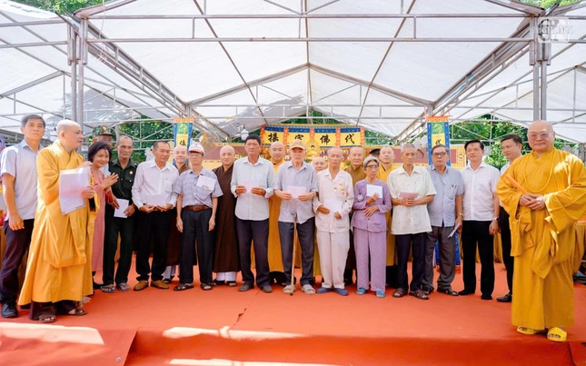 Trao quà tri ân đến các gia đình chính sách, thương binh, bệnh binh và thân nhân liệt sĩ tiêu biểu tại đặc khu Phú Quốc