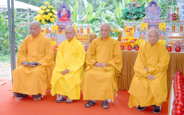 Chư tôn đức hiện diện tham dự